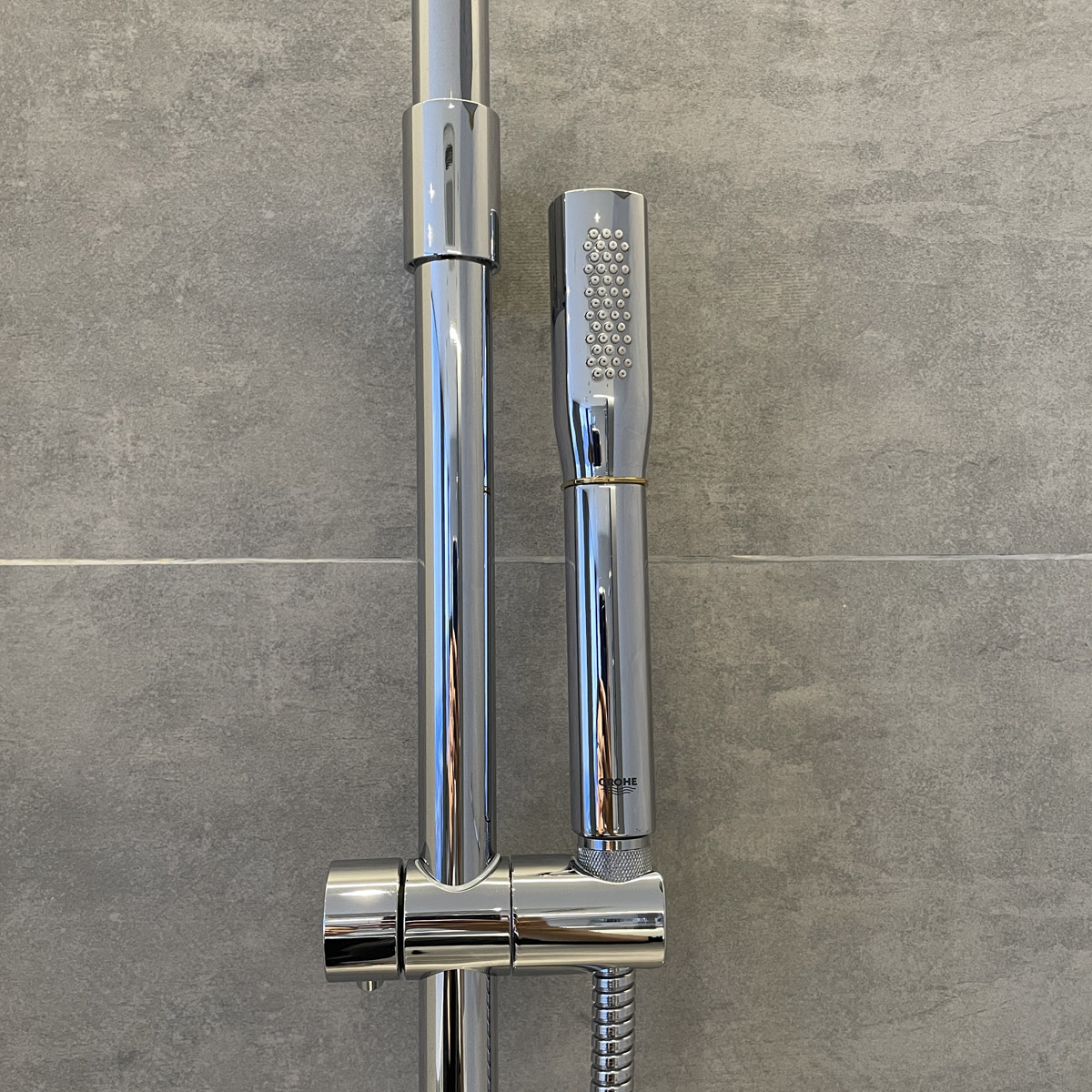 Bộ tay sen và thanh trượt sen tắm Grandera Grohe 26038000