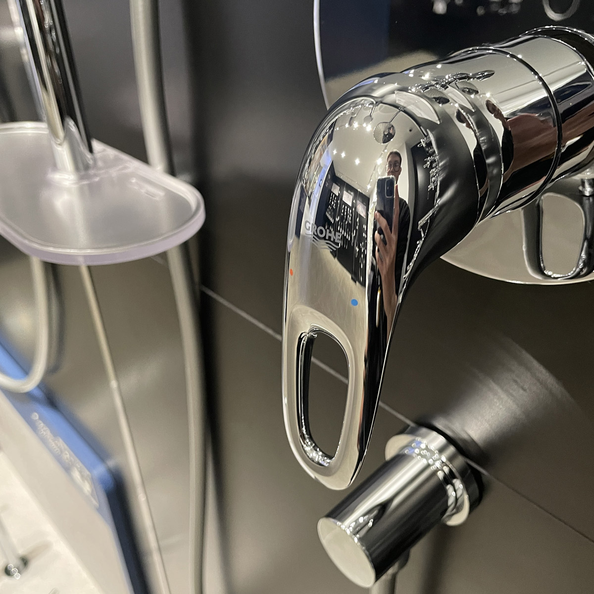 Van nóng lạnh kèm chuyển hướng 2 đường Eurostyle GROHE 24049003