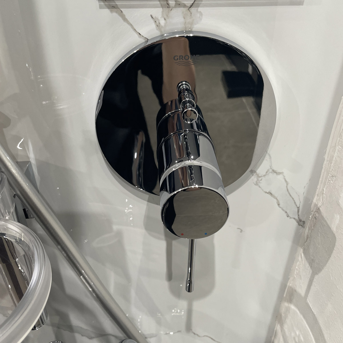 Bộ trộn sen âm tường 2 chế độ Essence GROHE 24058001