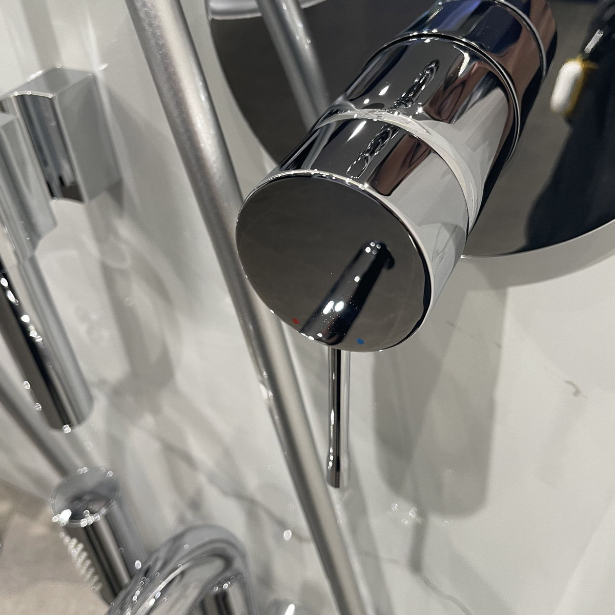 Bộ trộn sen âm tường 2 chế độ Essence GROHE 24058001