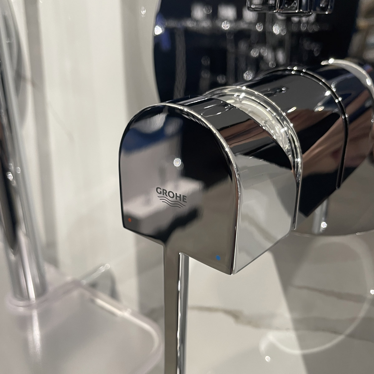 Van nóng lạnh kèm chuyển hướng 2 đường Plus GROHE 24060003