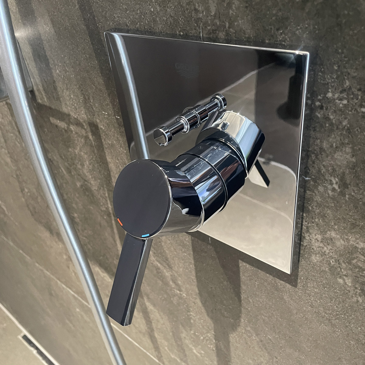 Van nóng lạnh kèm chuyển hướng 2 đường Allure GROHE 24070000