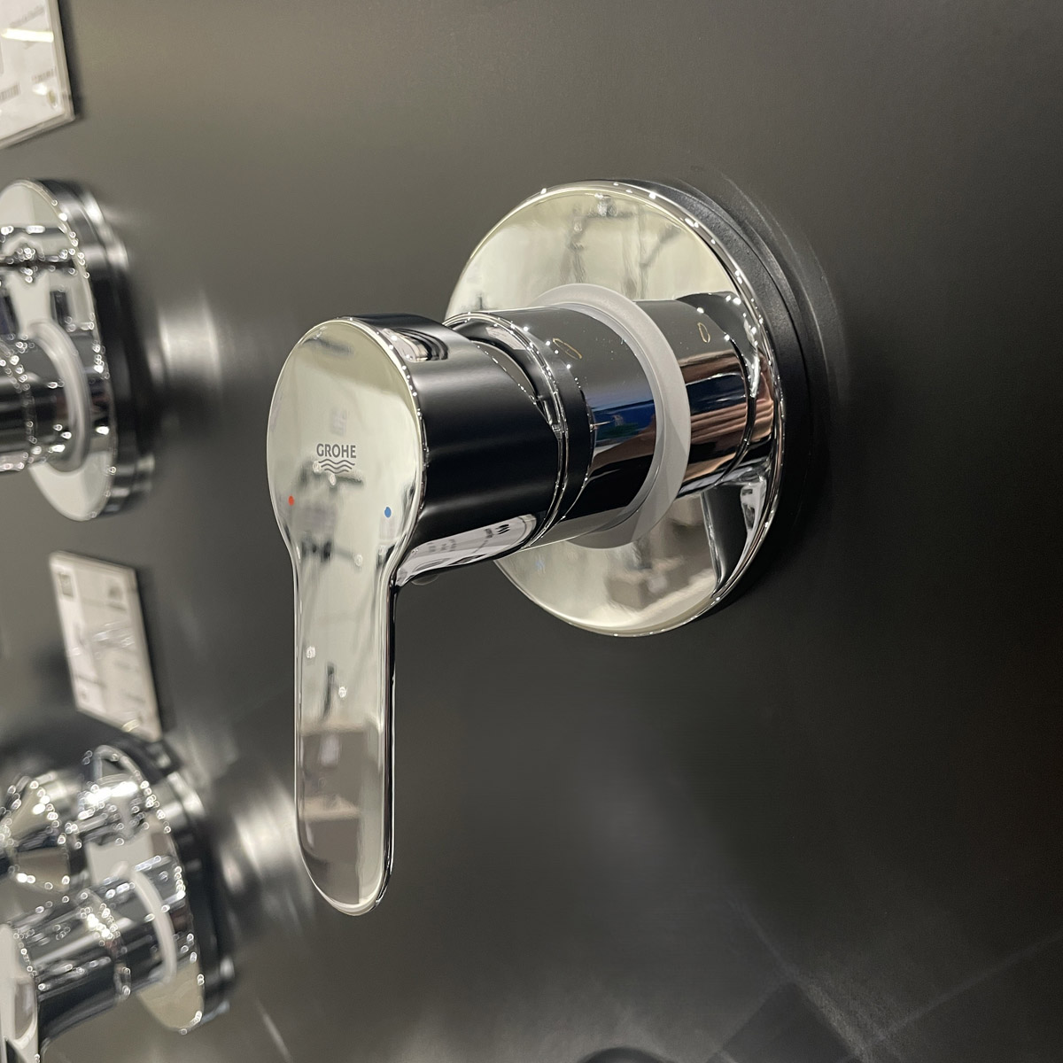 Van điều chỉnh nóng lạnh BauEdge GROHE 29040000