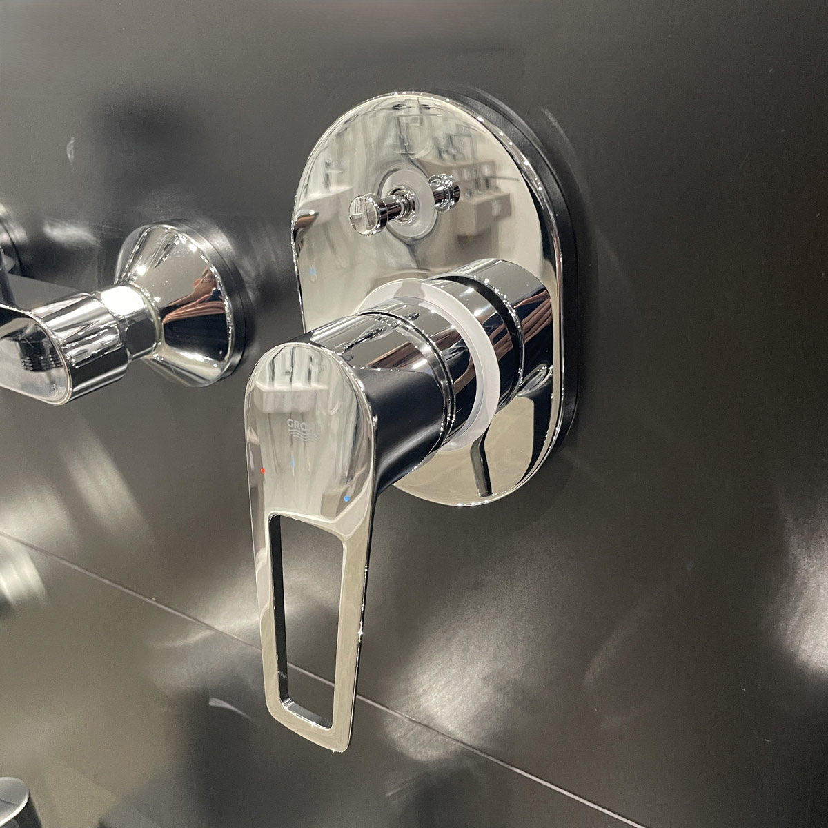 Bộ trộn sen tắm âm tường BauLoop OHM GROHE 29041001