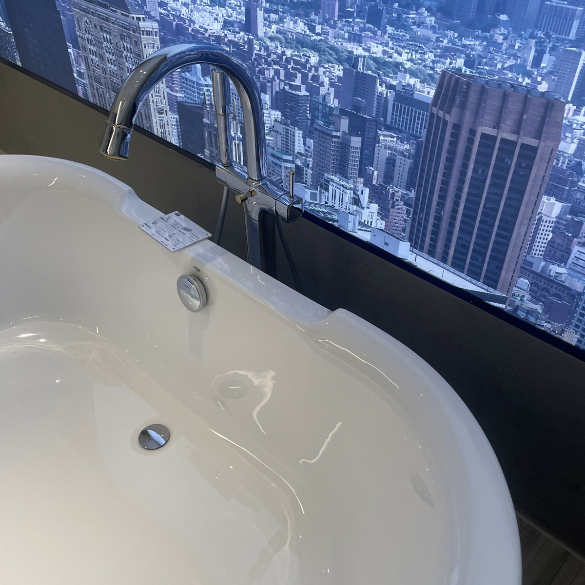 Vòi xả bồn tắm đặt sàn Grandera GROHE 23318IG0