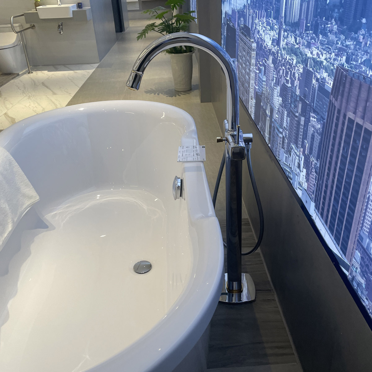 Vòi xả bồn tắm đặt sàn Grandera GROHE 23318IG0