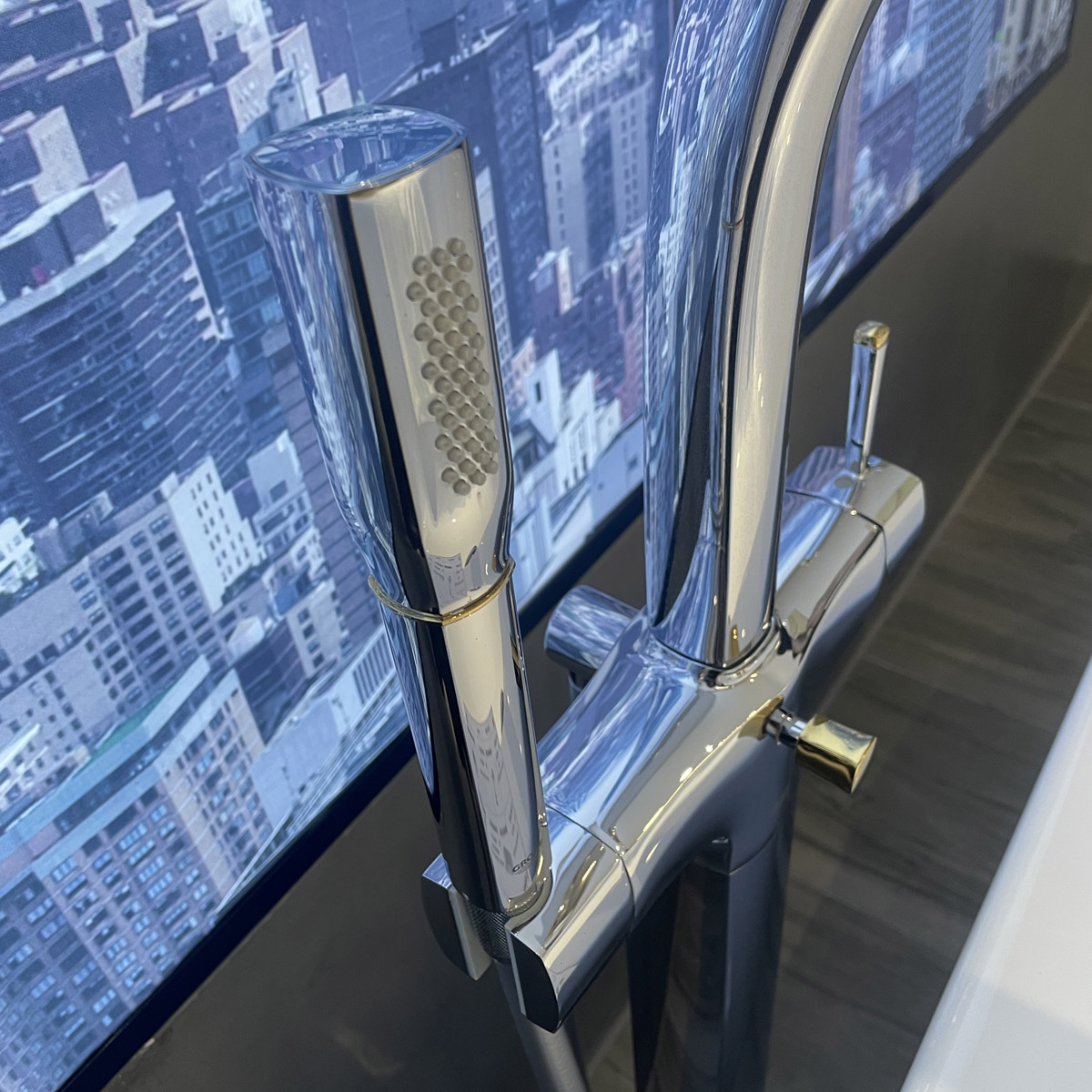 Vòi xả bồn tắm đặt sàn Grandera GROHE 23318IG0