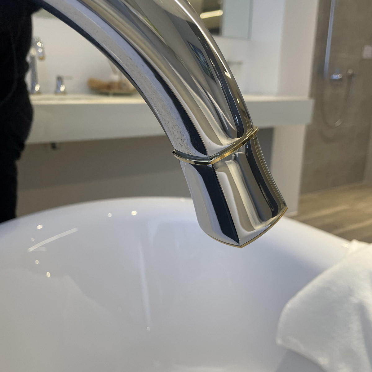Vòi xả bồn tắm đặt sàn Grandera GROHE 23318IG0