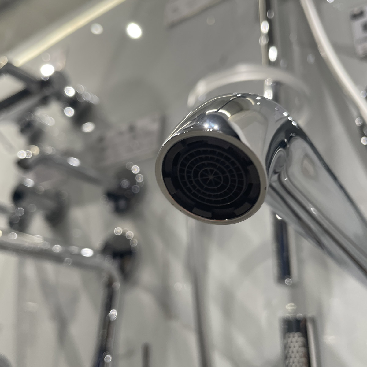 Vòi bồn tắm đặt sàn nóng lạnh Essence GROHE 23491001