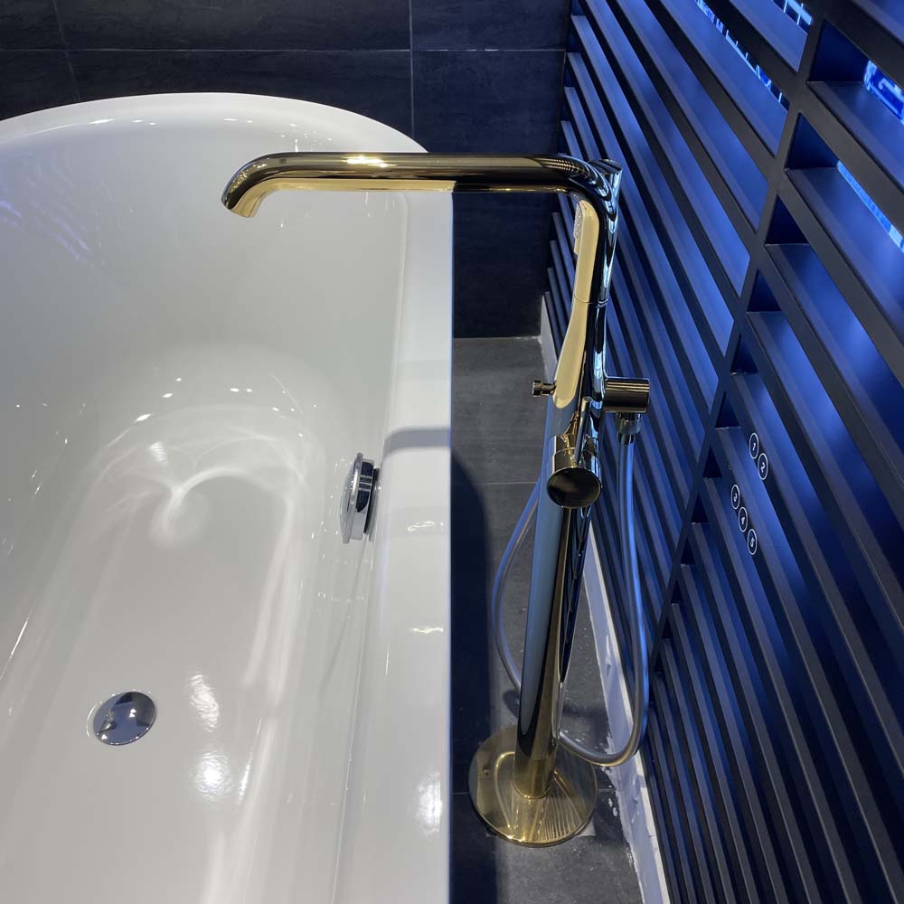 Vòi bồn tắm đặt sàn nóng lạnh Essence GROHE 23491001