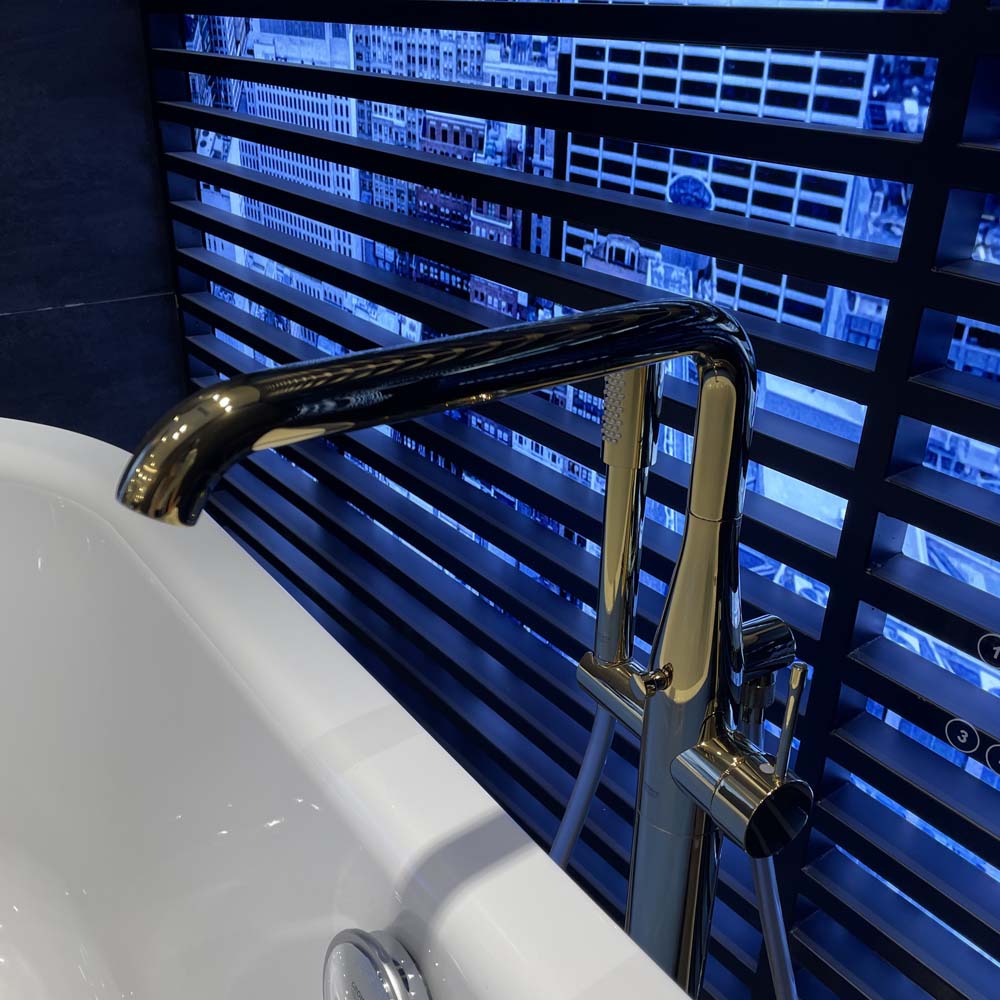 Vòi bồn tắm đặt sàn nóng lạnh Essence GROHE 23491001