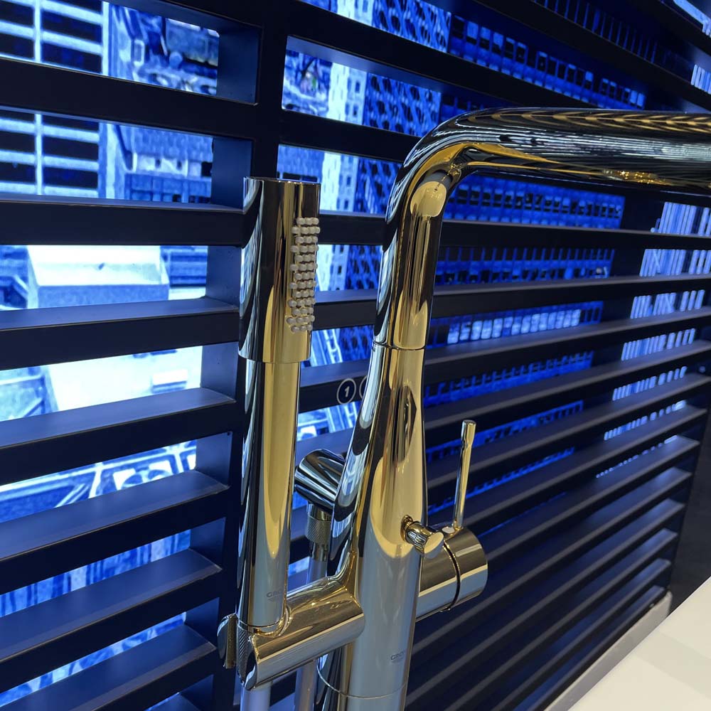 Vòi bồn tắm đặt sàn nóng lạnh Essence GROHE 23491001