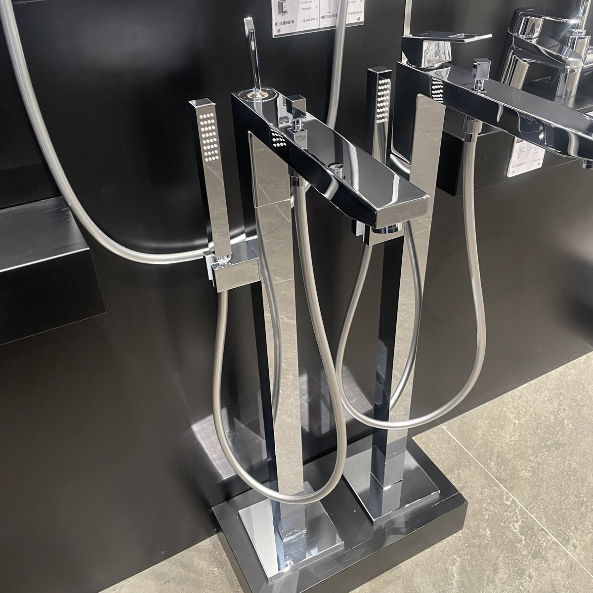 Vòi tắm đặt sàn Eurocube Joy GROHE 23667001