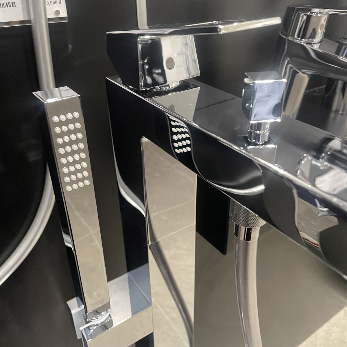 Vòi bồn tắm đặt sàn Eurocube Grohe 23672001