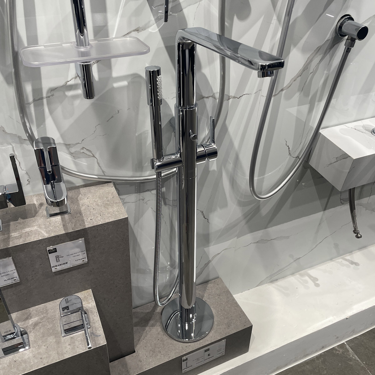 Vòi bồn tắm nóng lạnh đặt sàn Lineare GROHE 23792001