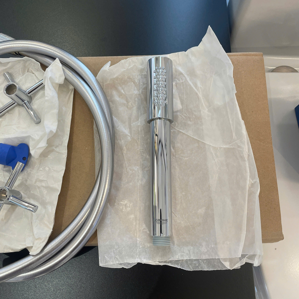 Vòi bồn tắm đặt sàn Atrio Grohe 25044003