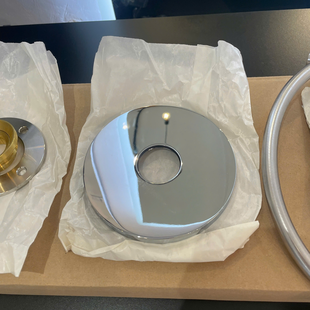 Vòi bồn tắm đặt sàn Atrio Grohe 25044003