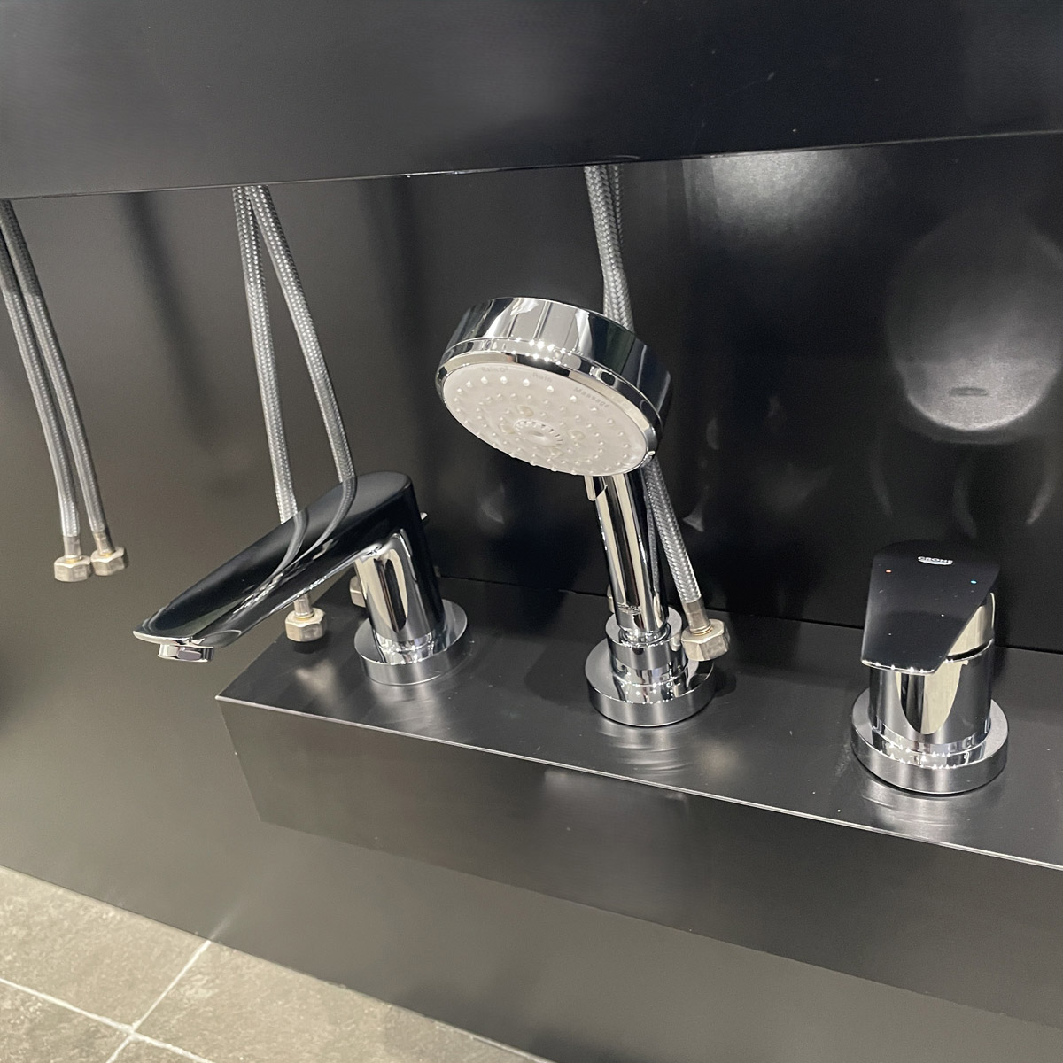 Bộ vòi xả 3 lỗ gắn thành bồn tắm BauEdge Grohe 2511710A