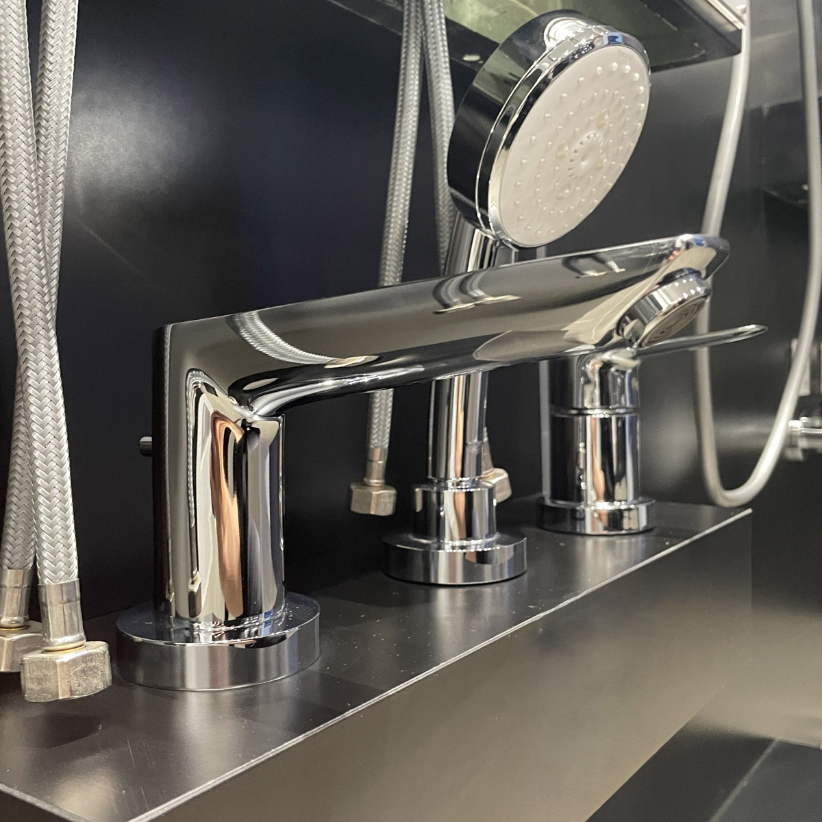 Bộ vòi xả 3 lỗ gắn thành bồn tắm BauEdge Grohe 2511710A