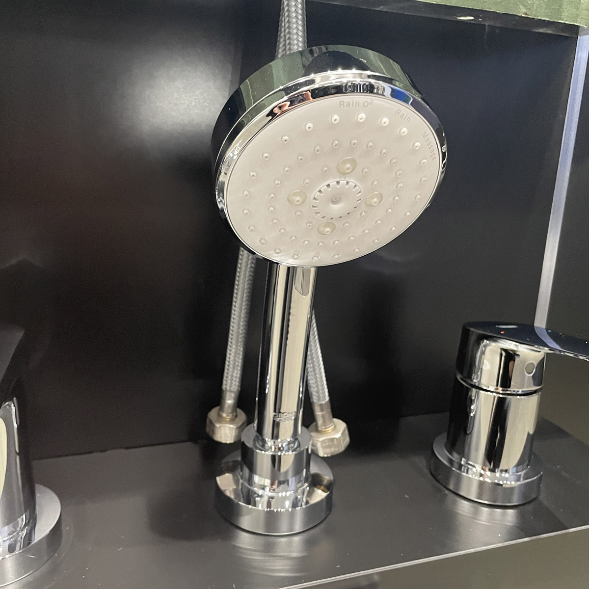 Bộ vòi xả 3 lỗ gắn thành bồn tắm BauEdge Grohe 2511710A