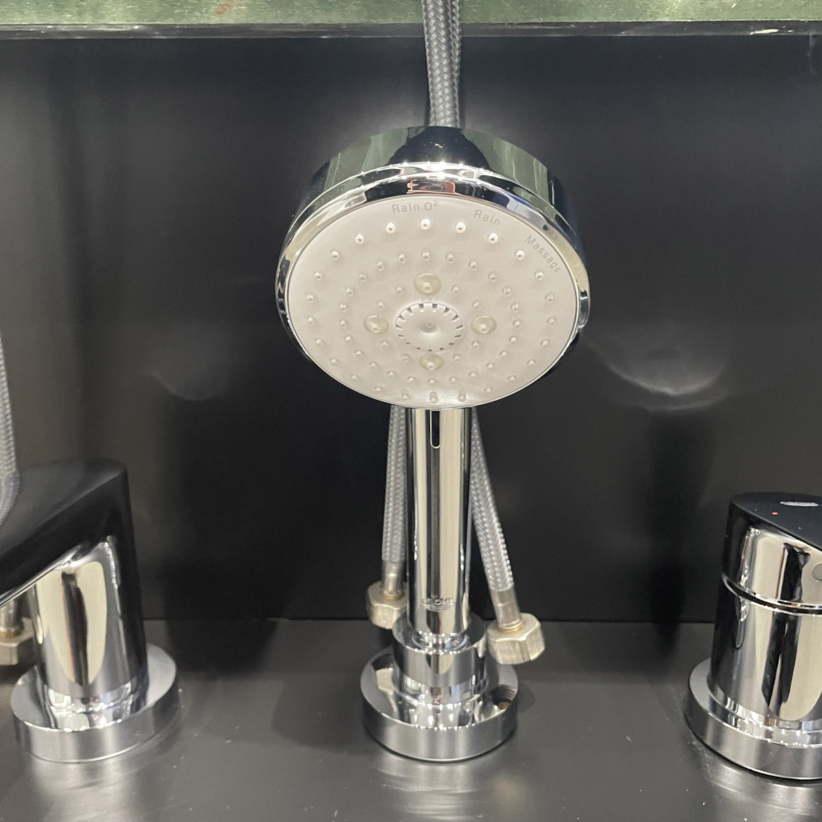 Bộ vòi xả 3 lỗ gắn thành bồn tắm BauEdge Grohe 2511710A