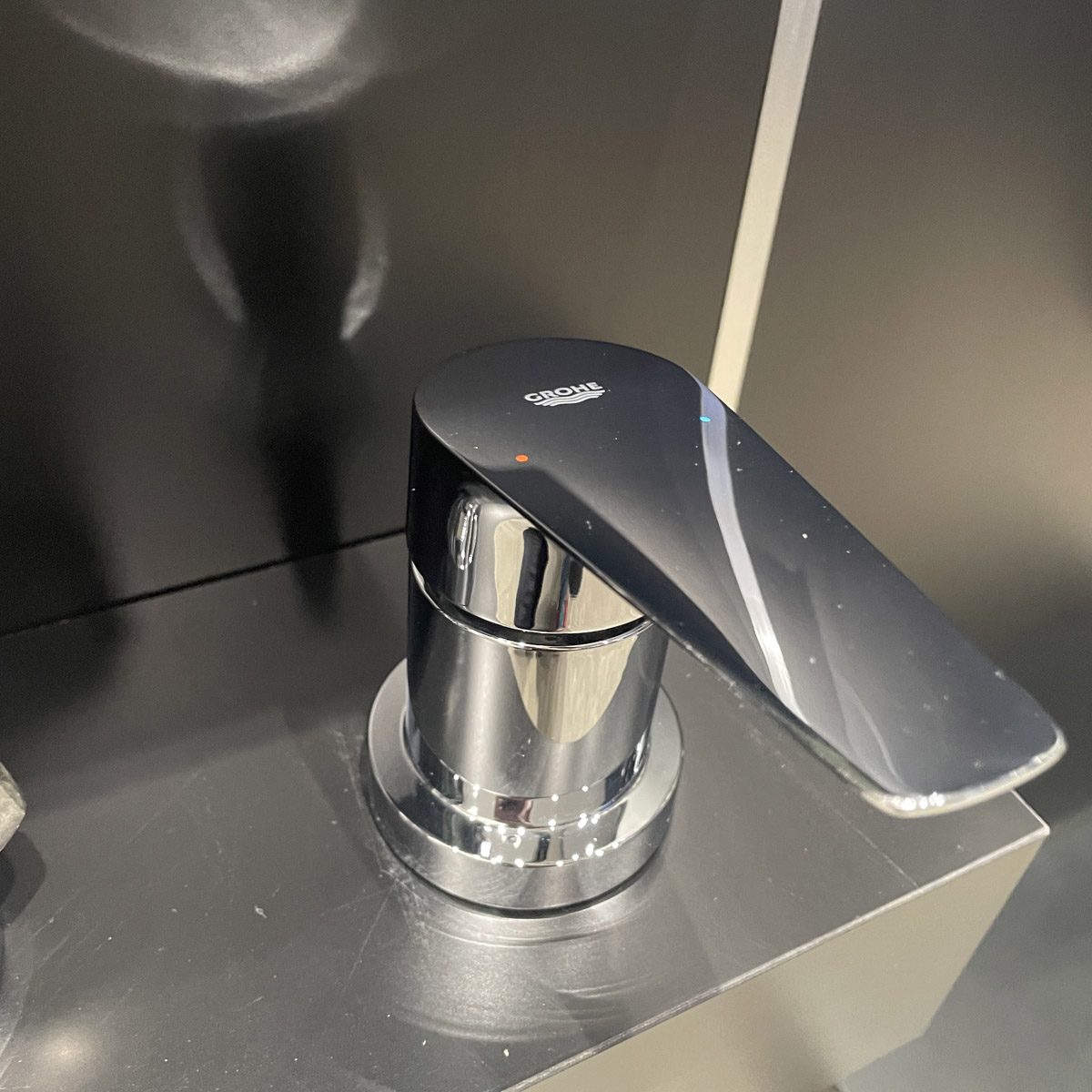 Bộ vòi xả 3 lỗ gắn thành bồn tắm BauEdge Grohe 2511710A