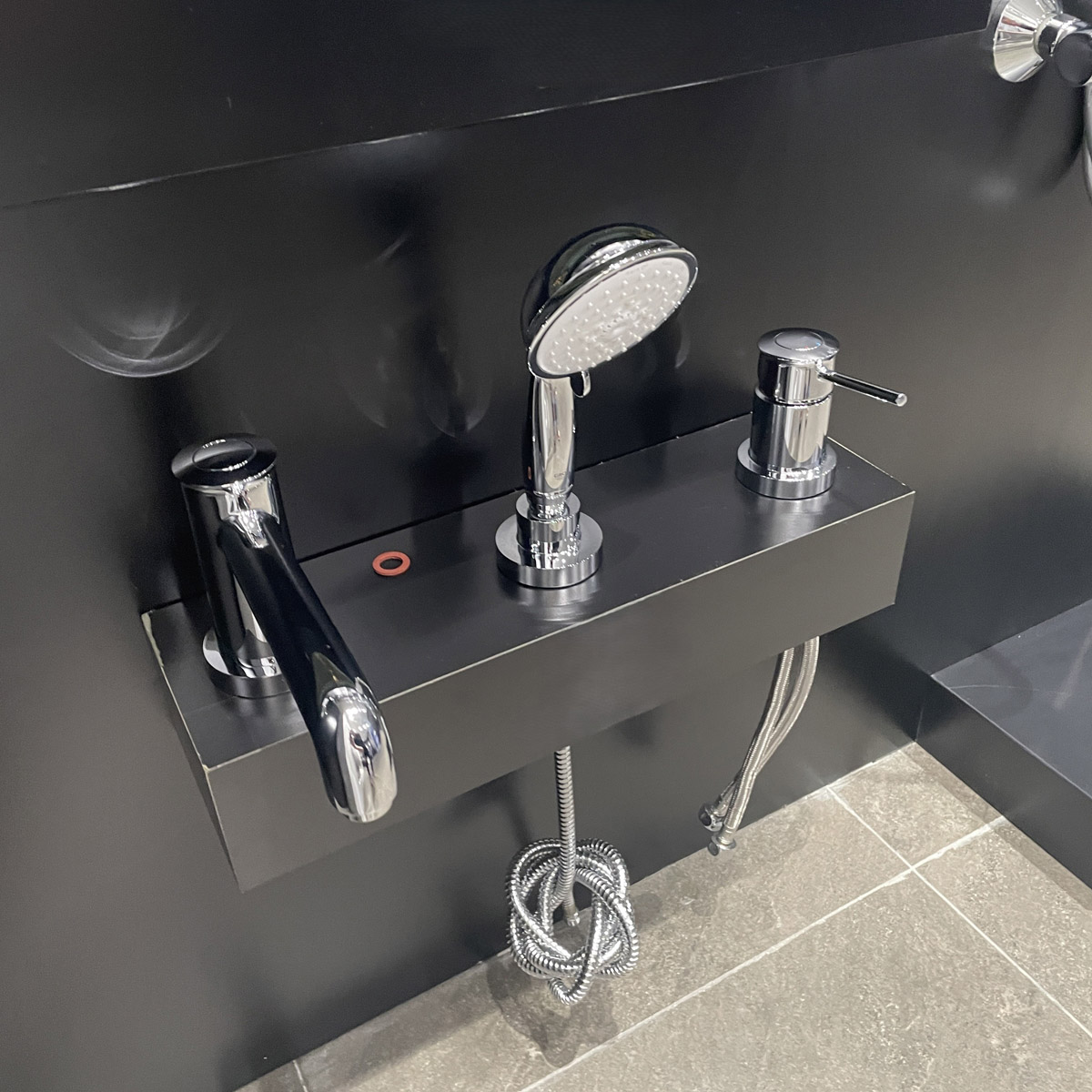 Vòi bồn tắm 3 lỗ nóng lạnh kèm tay sen BauClassic GROHE 2511800A