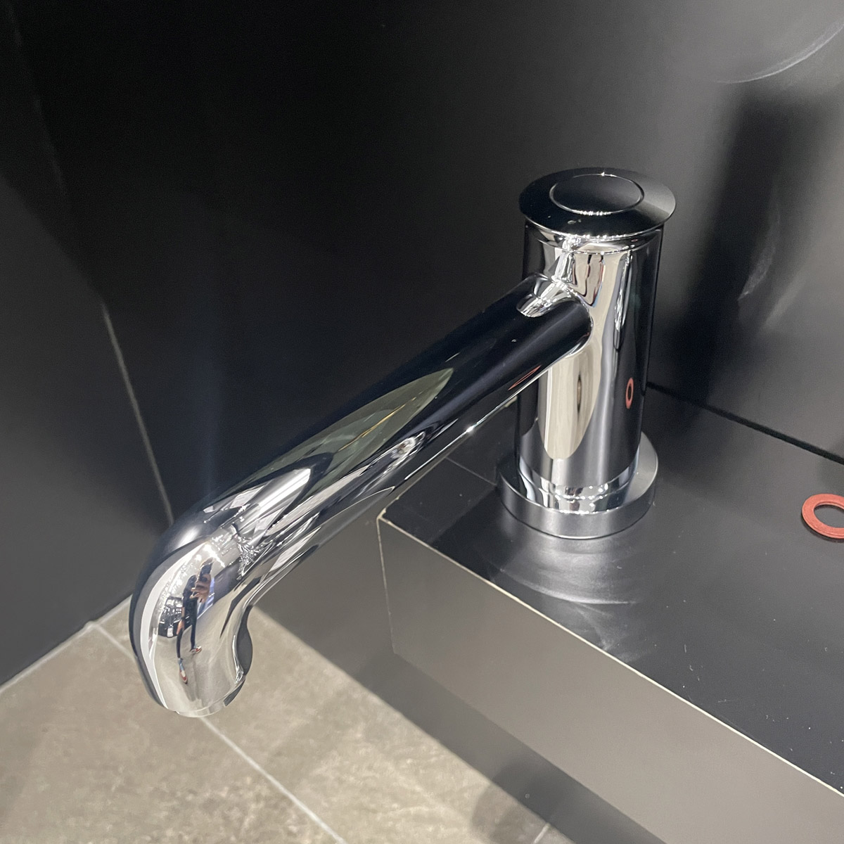 Vòi bồn tắm 3 lỗ nóng lạnh kèm tay sen BauClassic GROHE 2511800A