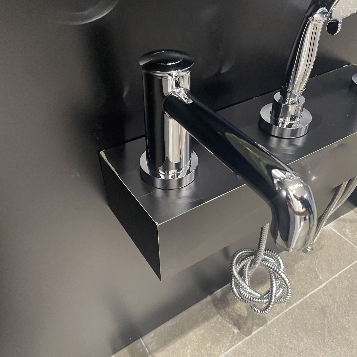 Vòi bồn tắm 3 lỗ nóng lạnh kèm tay sen BauClassic GROHE 2511800A