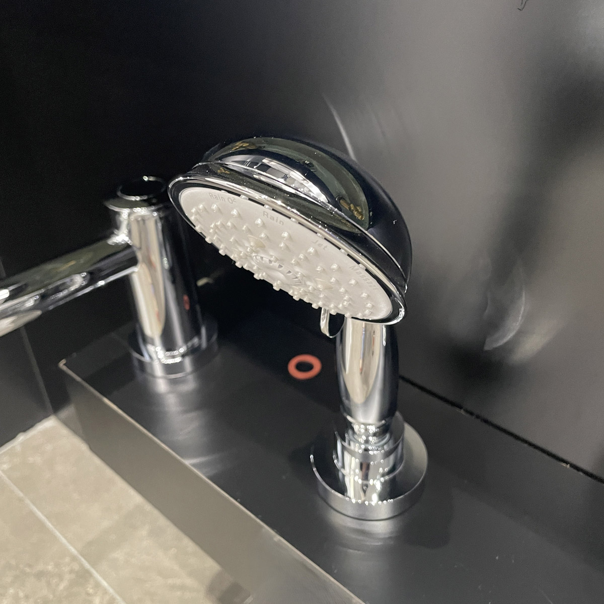 Vòi bồn tắm 3 lỗ nóng lạnh kèm tay sen BauClassic GROHE 2511800A