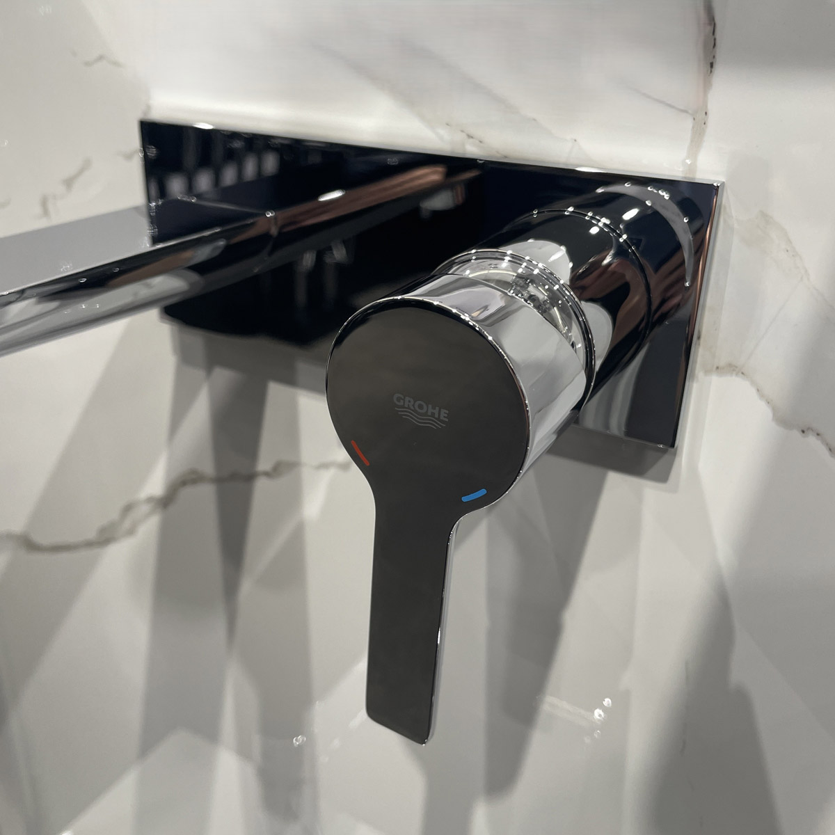 Vòi chậu gắn tường nóng lạnh 2 lỗ Lineare GROHE 19409001