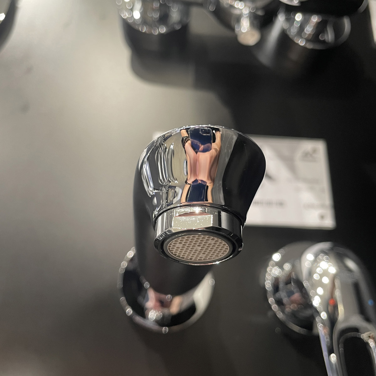 Vòi chậu gắn tường nóng lạnh 2 lỗ Eurostyle GROHE 19571003