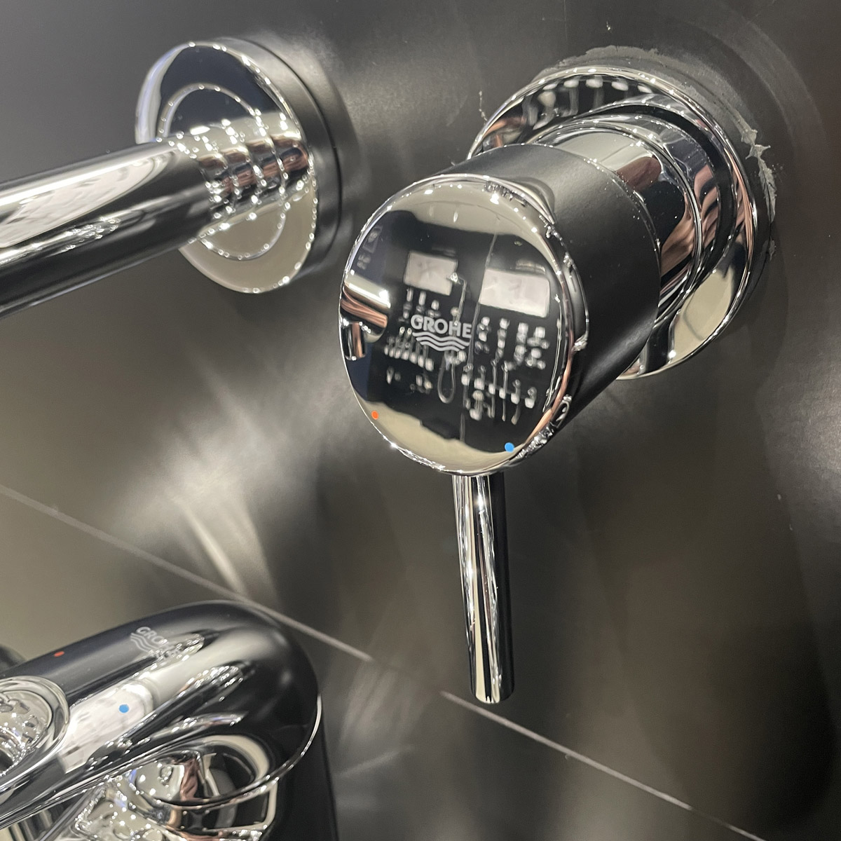 Vòi chậu gắn tường nóng lạnh 2 lỗ Concetto GROHE 19575001