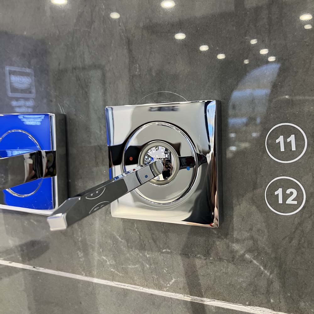 Vòi chậu gắn tường nóng lạnh 2 lỗ Eurocube Joy GROHE 19998000