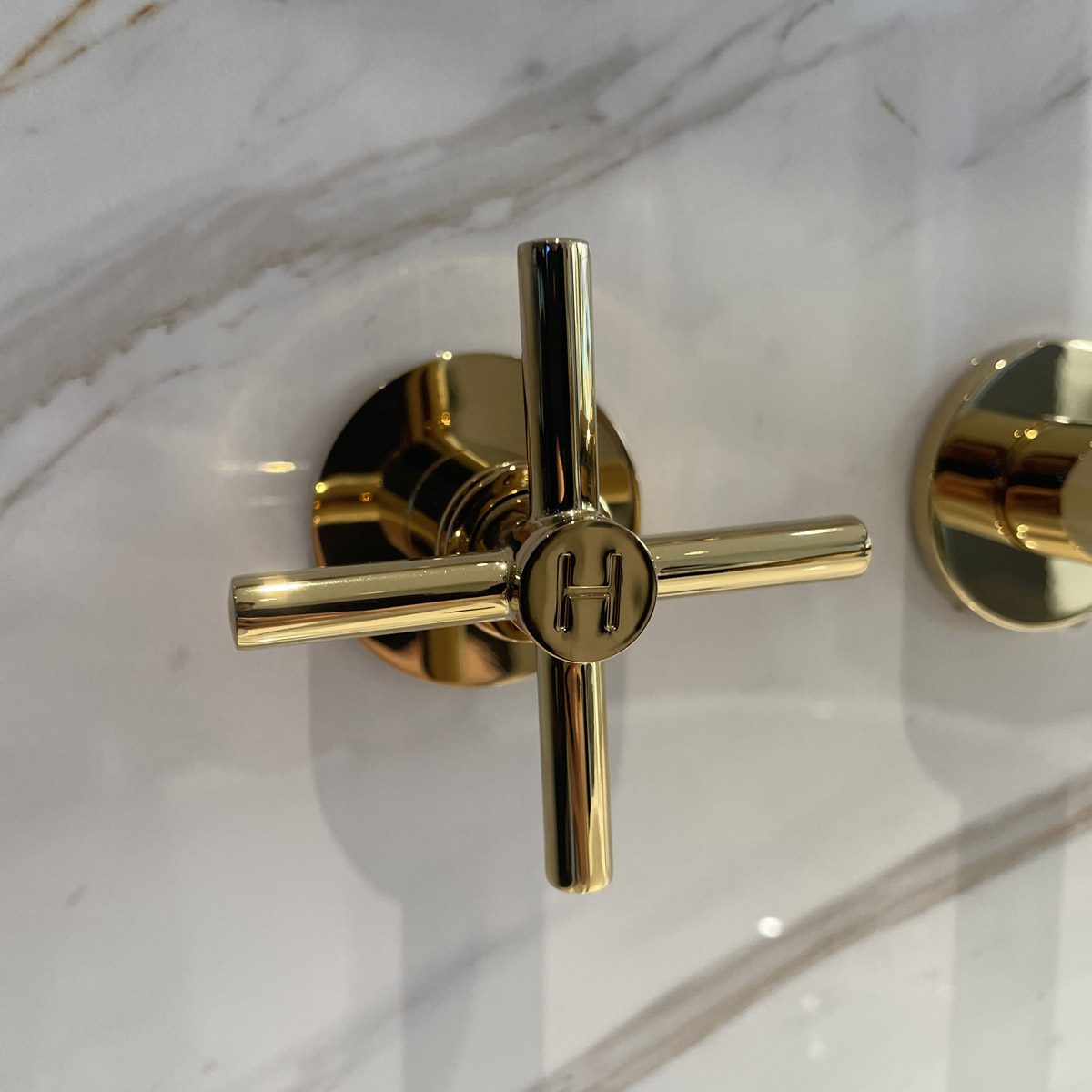 Vòi gắn tường 3 lỗ nóng lạnh Atrio GROHE 20164003