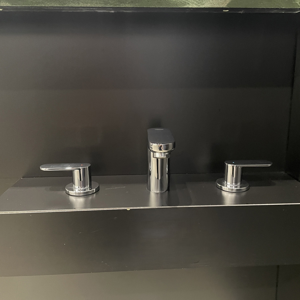 Vòi chậu nóng lạnh 3 lỗ Eurosmart Cosmopolitan GROHE 20187000