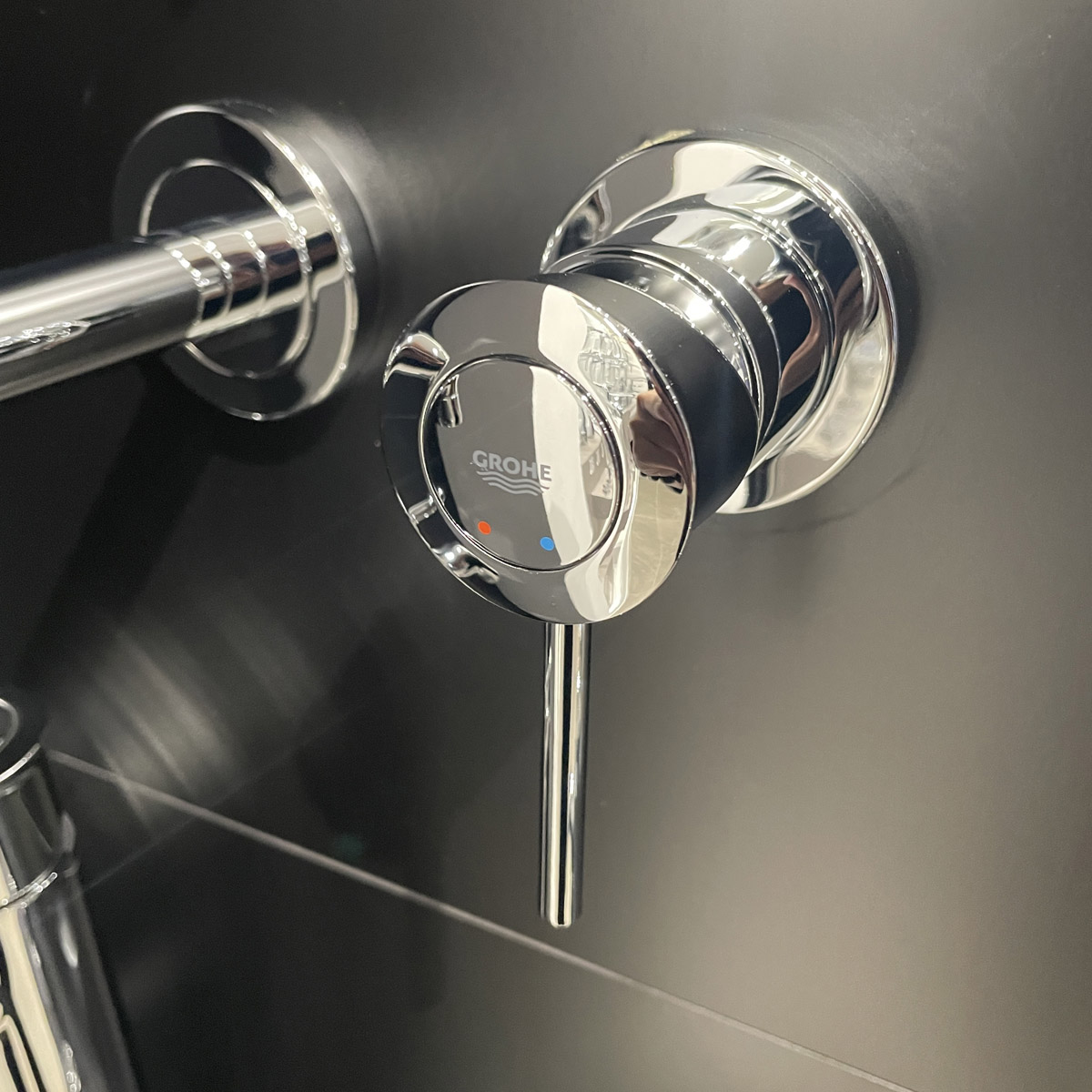 Vòi chậu gắn tường nóng lạnh 2 lỗ BauClassic GROHE 20292000