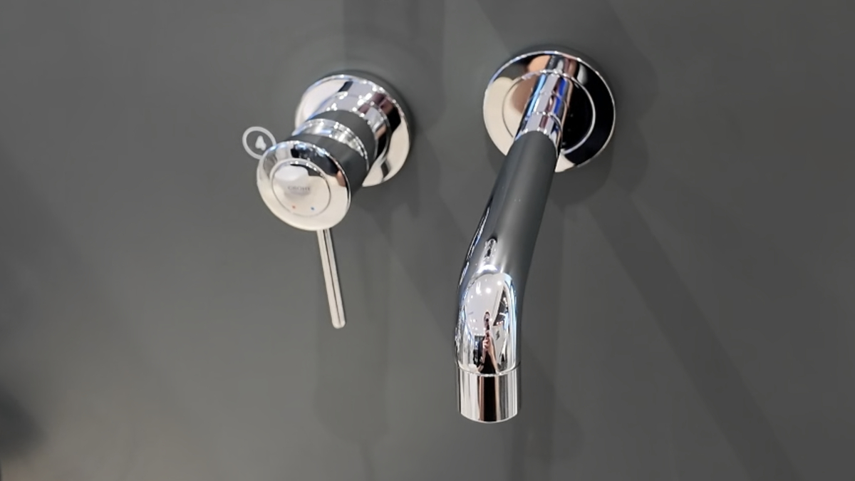Vòi chậu gắn tường nóng lạnh 2 lỗ BauClassic GROHE 2029200C