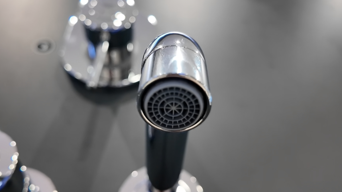 Vòi chậu gắn tường nóng lạnh 2 lỗ BauClassic GROHE 2029200C