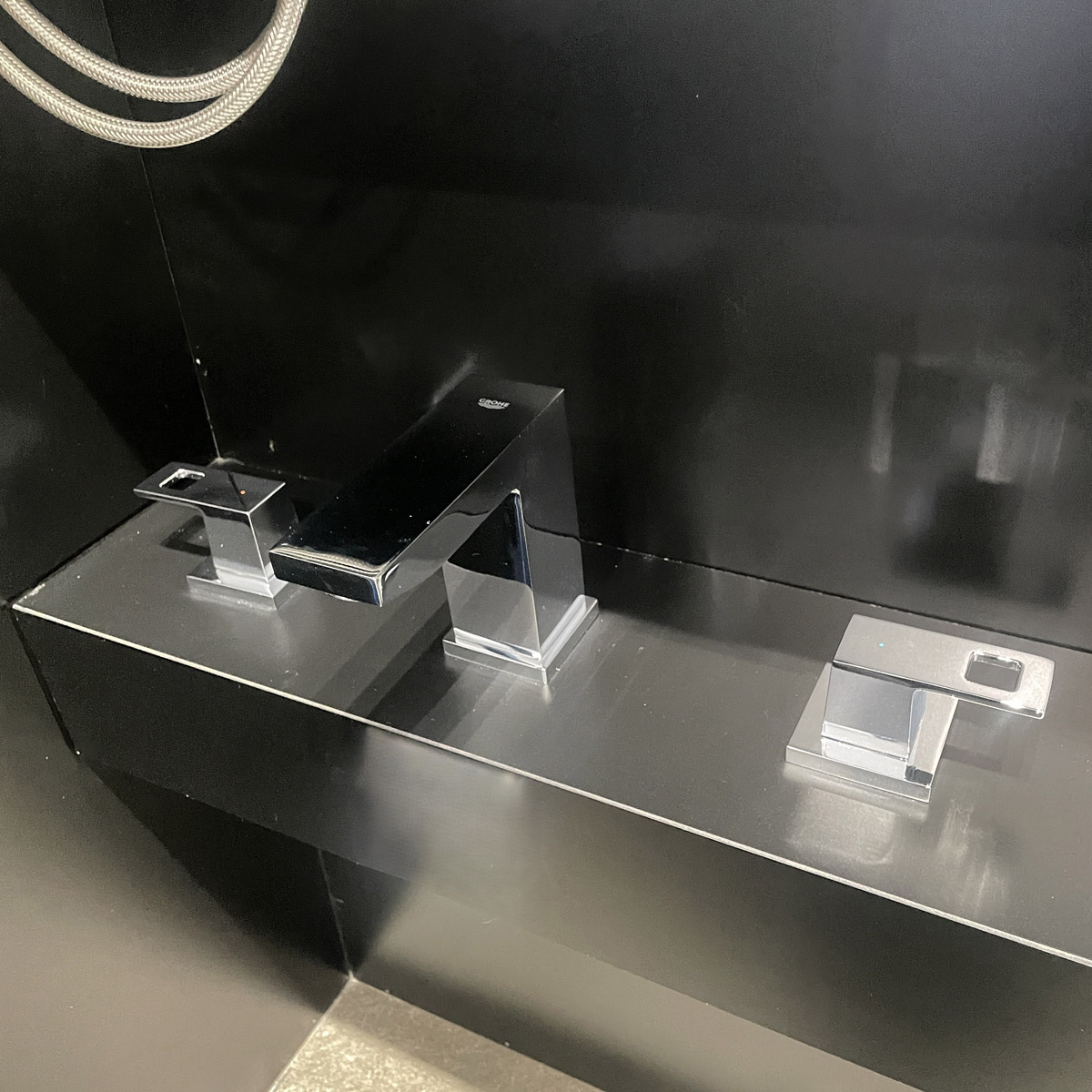 Vòi chậu nóng lạnh 3 lỗ Eurocube GROHE 20351000