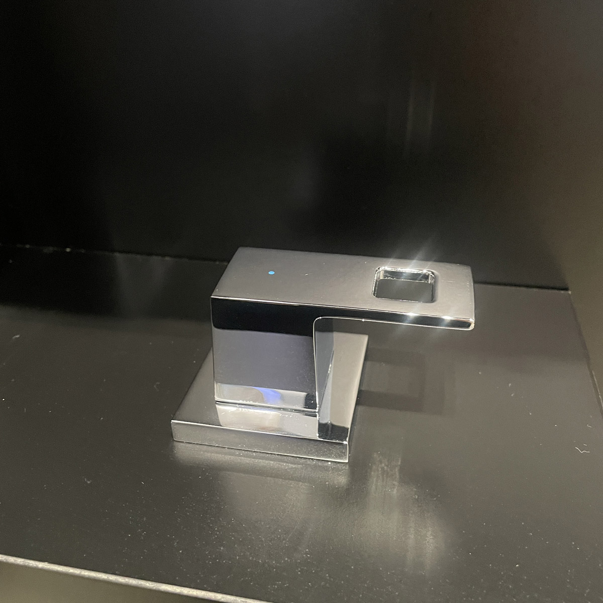 Vòi chậu nóng lạnh 3 lỗ Eurocube GROHE 20351000