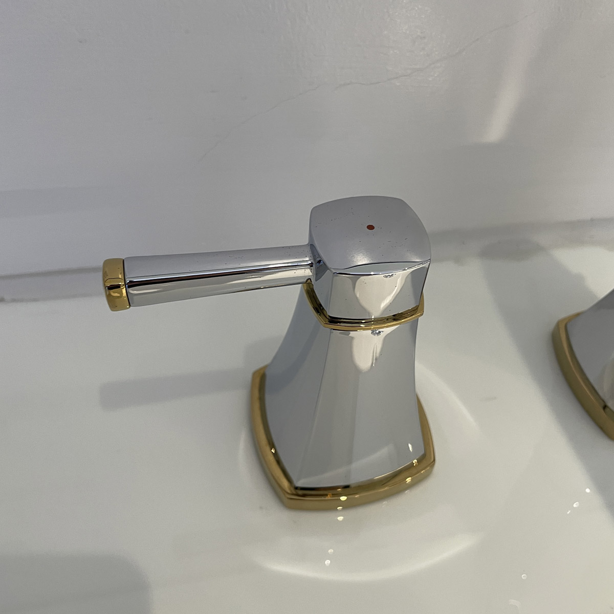 Vòi chậu nóng lạnh Grandera 3 lỗ Grohe 20389IG0