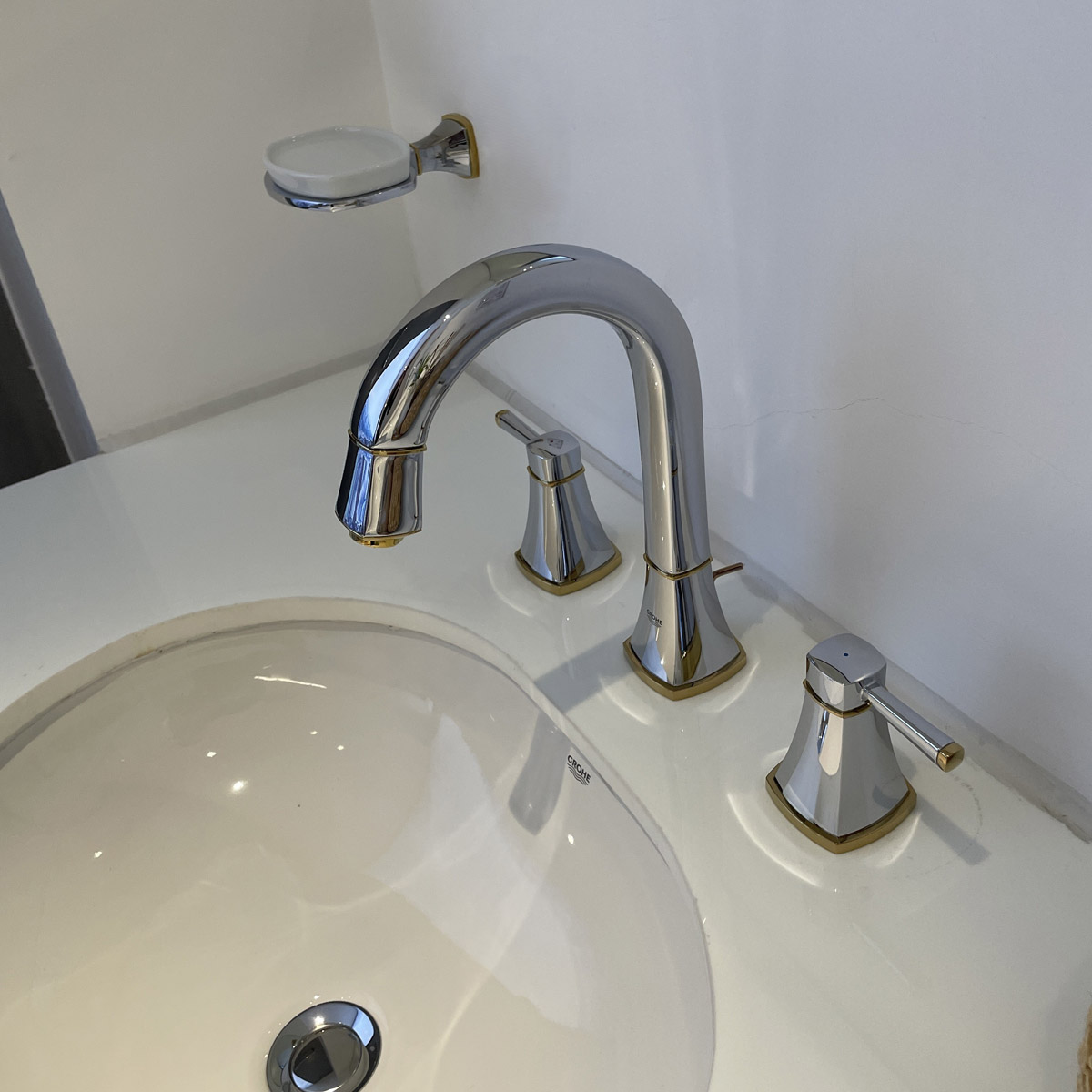 Vòi chậu nóng lạnh Grandera 3 lỗ Grohe 20389IG0