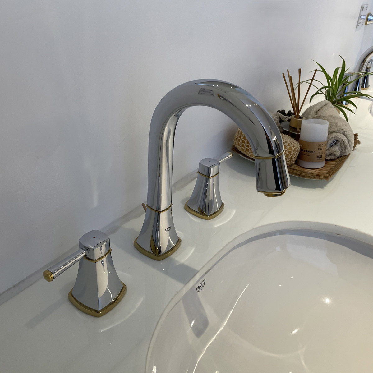 Vòi chậu nóng lạnh Grandera 3 lỗ Grohe 20389IG0