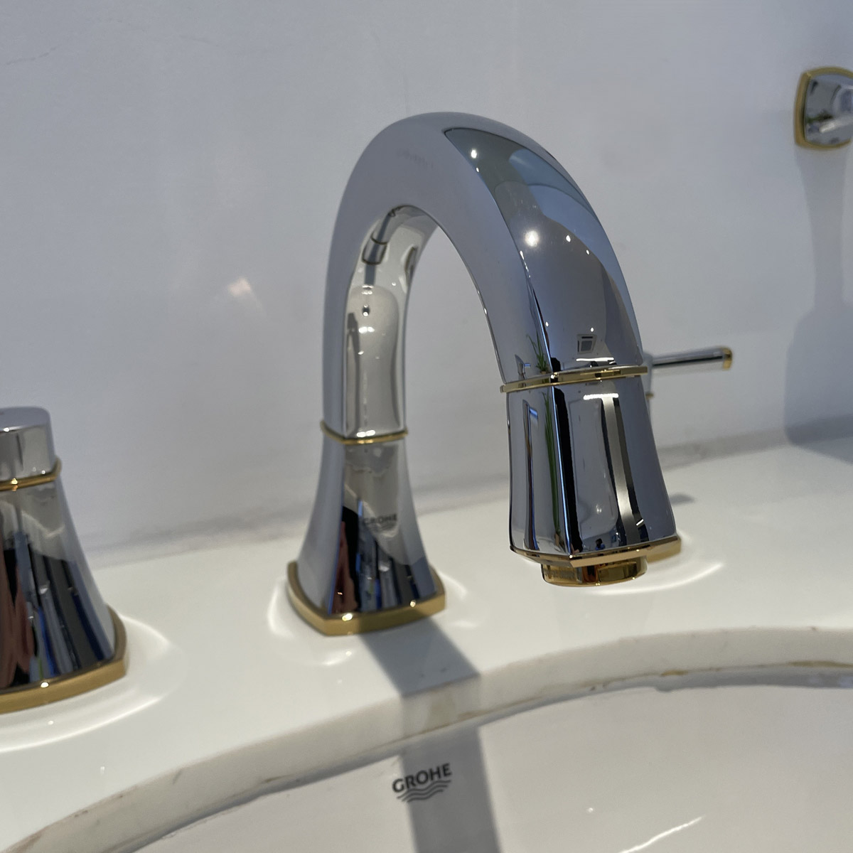 Vòi chậu nóng lạnh 3 lỗ thấp Grandera S-size GROHE 20417IG0