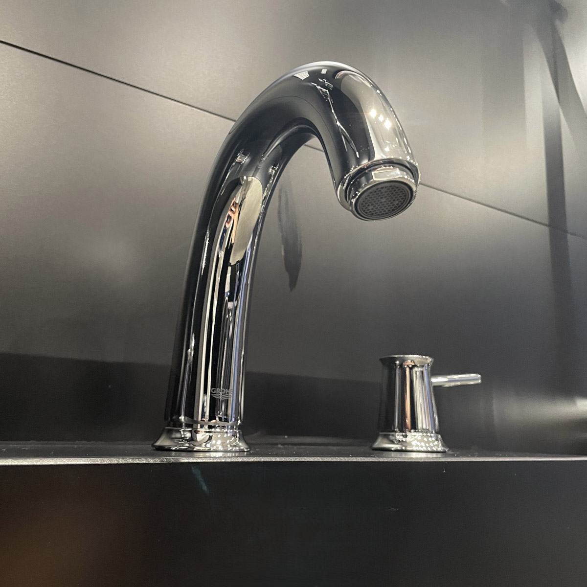 Vòi chậu nóng lạnh BauClassic 3 lỗ Grohe 20470000