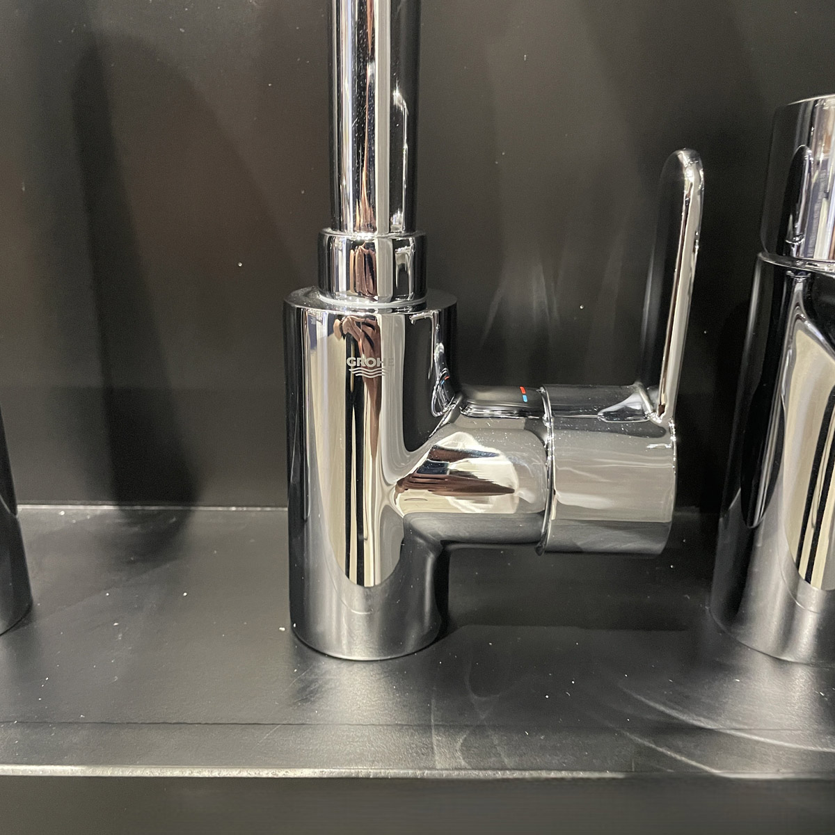 Vòi bếp dây rút nóng lạnh Eurostyle Cosmopolitan GROHE 23043002