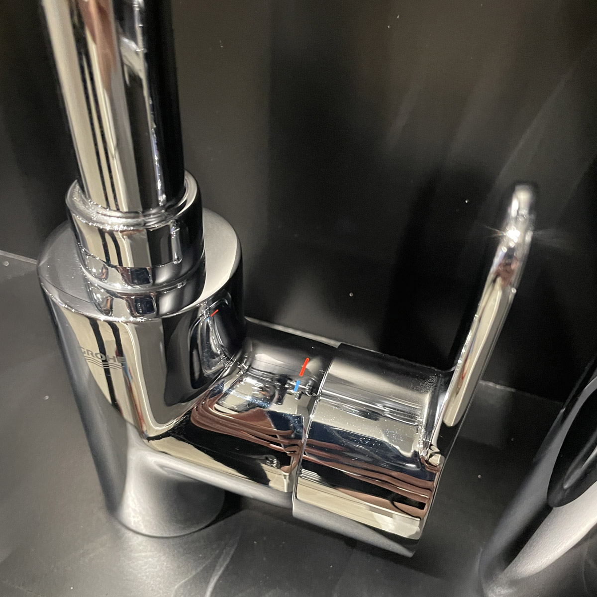 Vòi bếp dây rút nóng lạnh Eurostyle Cosmopolitan GROHE 23043002