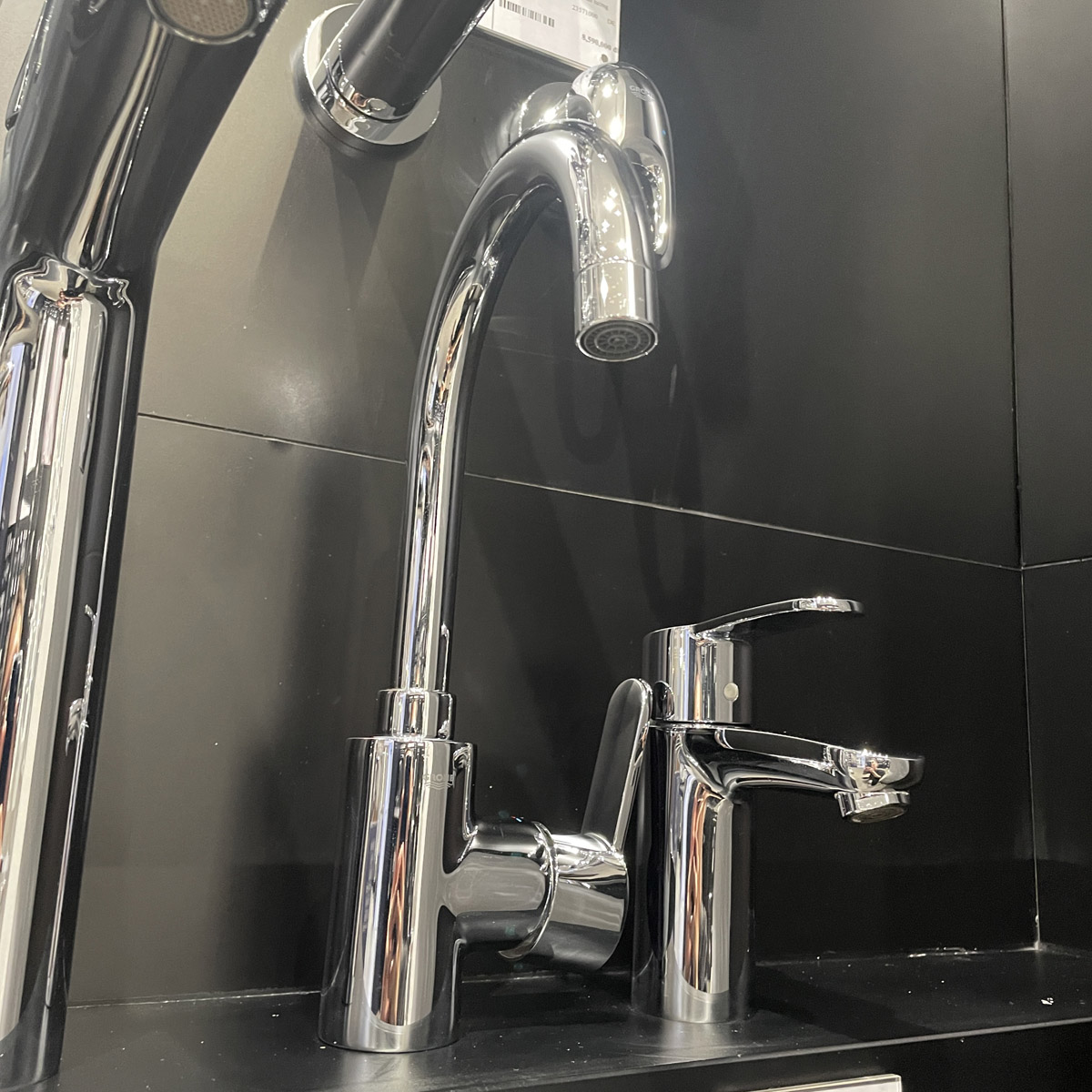 Vòi bếp dây rút nóng lạnh Eurostyle Cosmopolitan GROHE 23043002