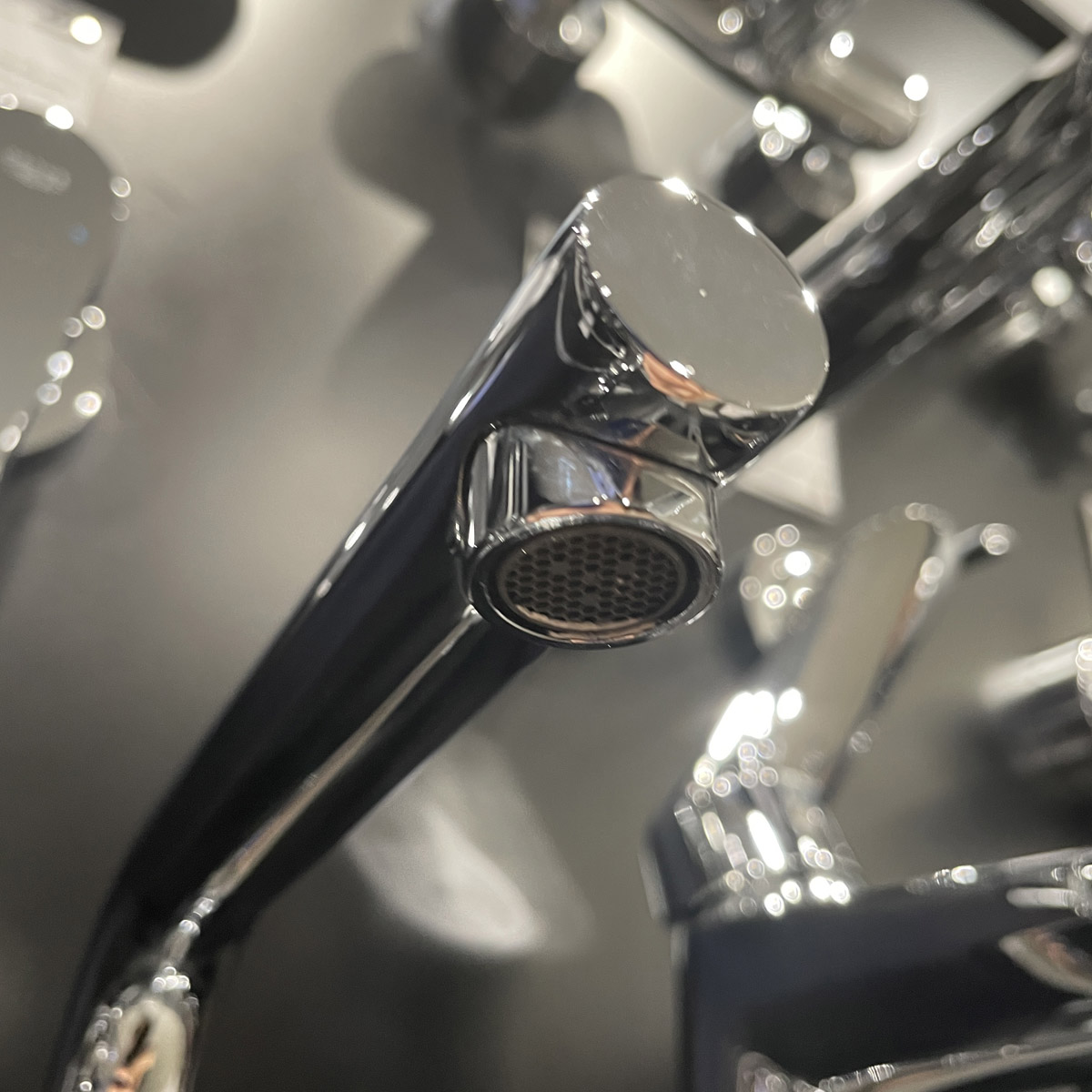 Vòi chậu nóng lạnh Eurodisc Cosmopolitan GROHE 23054002